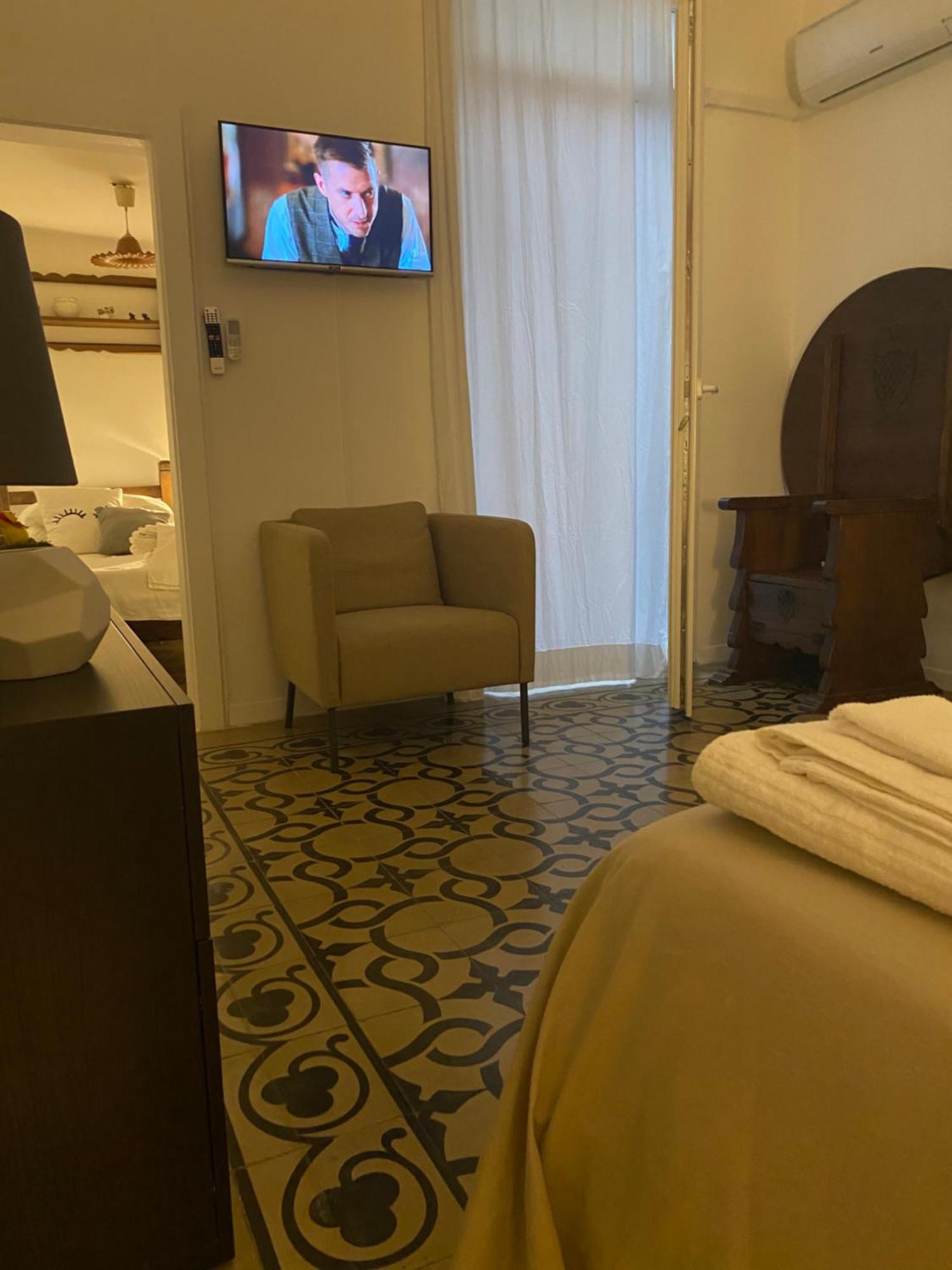 Casaro Stazione Apartment Bari Exterior foto